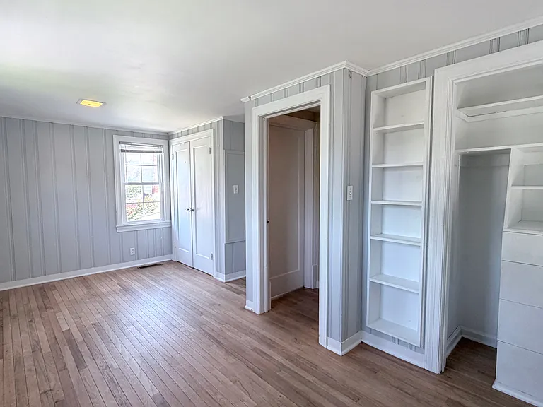 555 S Ruston Ave — Photo 15