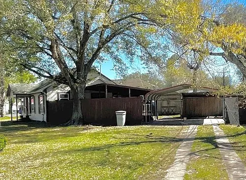 5220 E Parkway Dr Photo 1