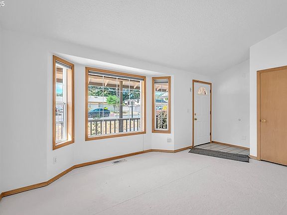 5th image of 59284 Cherrywood Dr