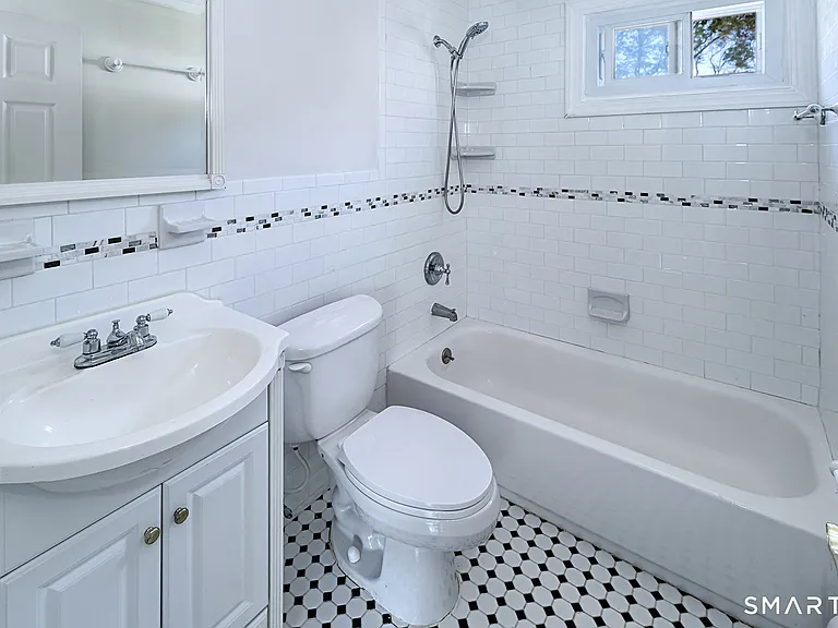 240 Sunnyridge Ave #121 — Photo 17