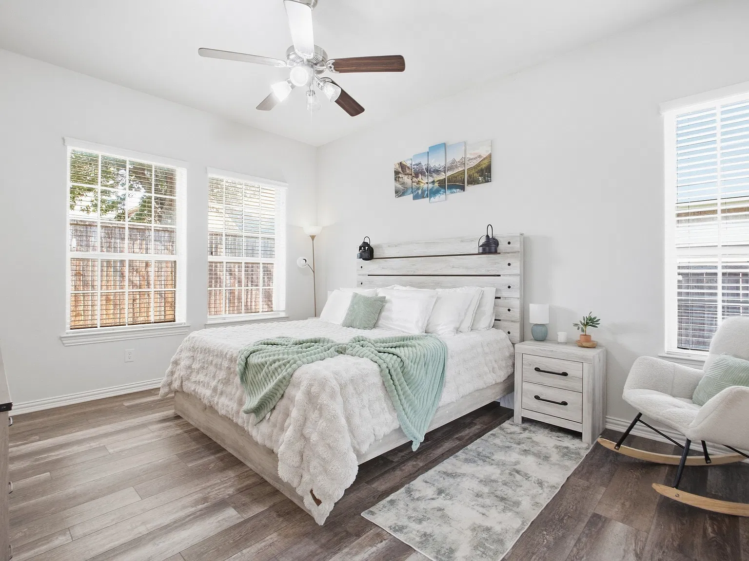 3 bed, 1928 sqft, $2,900 — Photo 4