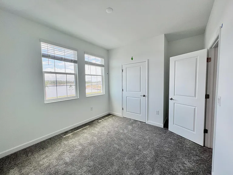 2975 Addison Blvd — Photo 11