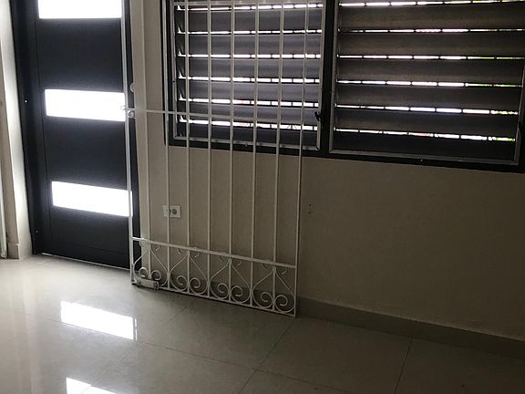 Entrance to apt