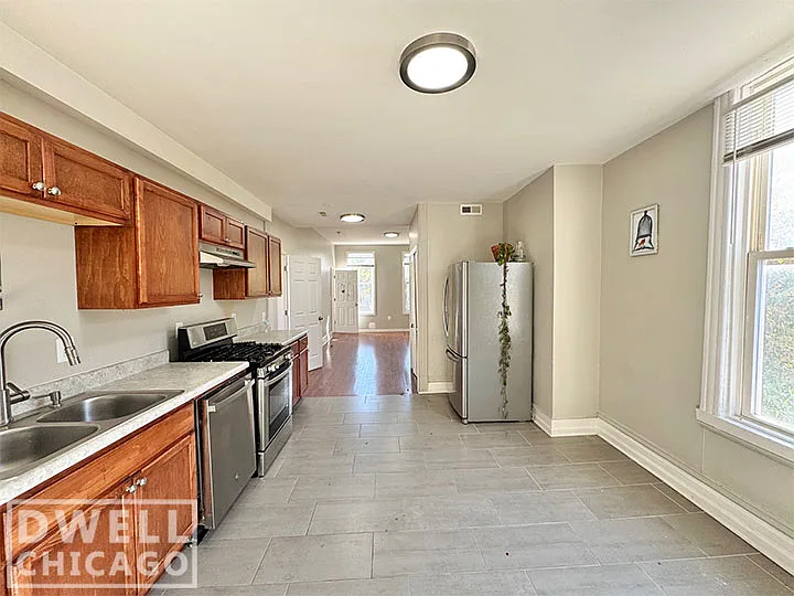 2131 S Fairfield Ave #CH2