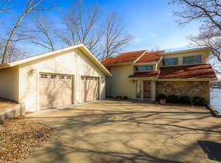 138 Imperial Ct, Lake Ozark, MO 65049
