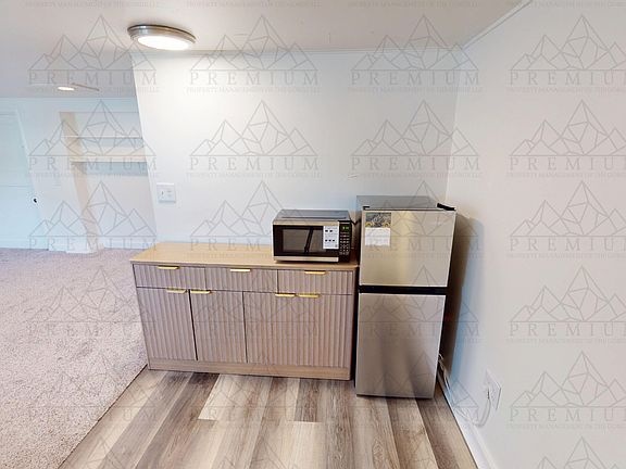5th image of 214 E 7th Pl