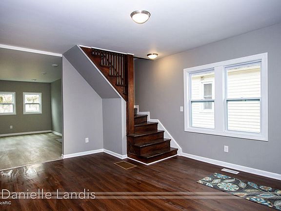 5th image of 620 Lane Ave NW