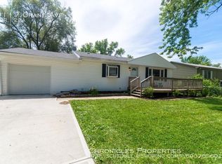9117 Grand Ave, Omaha, NE 68134