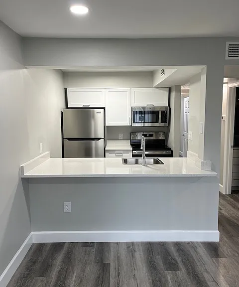 Spring Lake Apartments — Photo 76