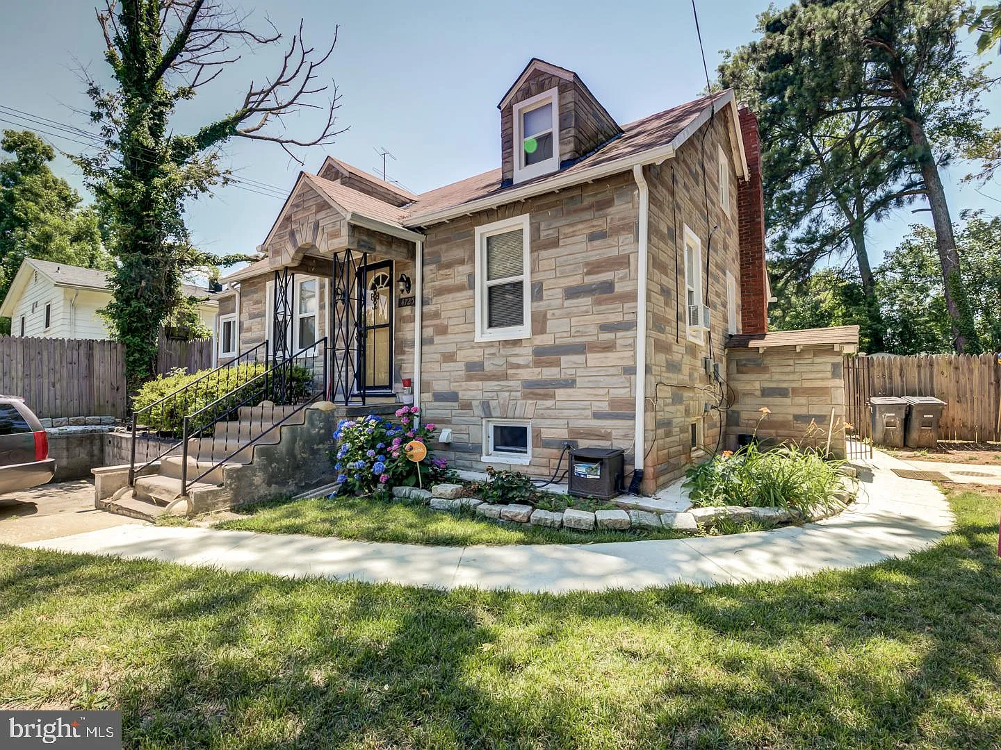 4725 Fable St photo 1