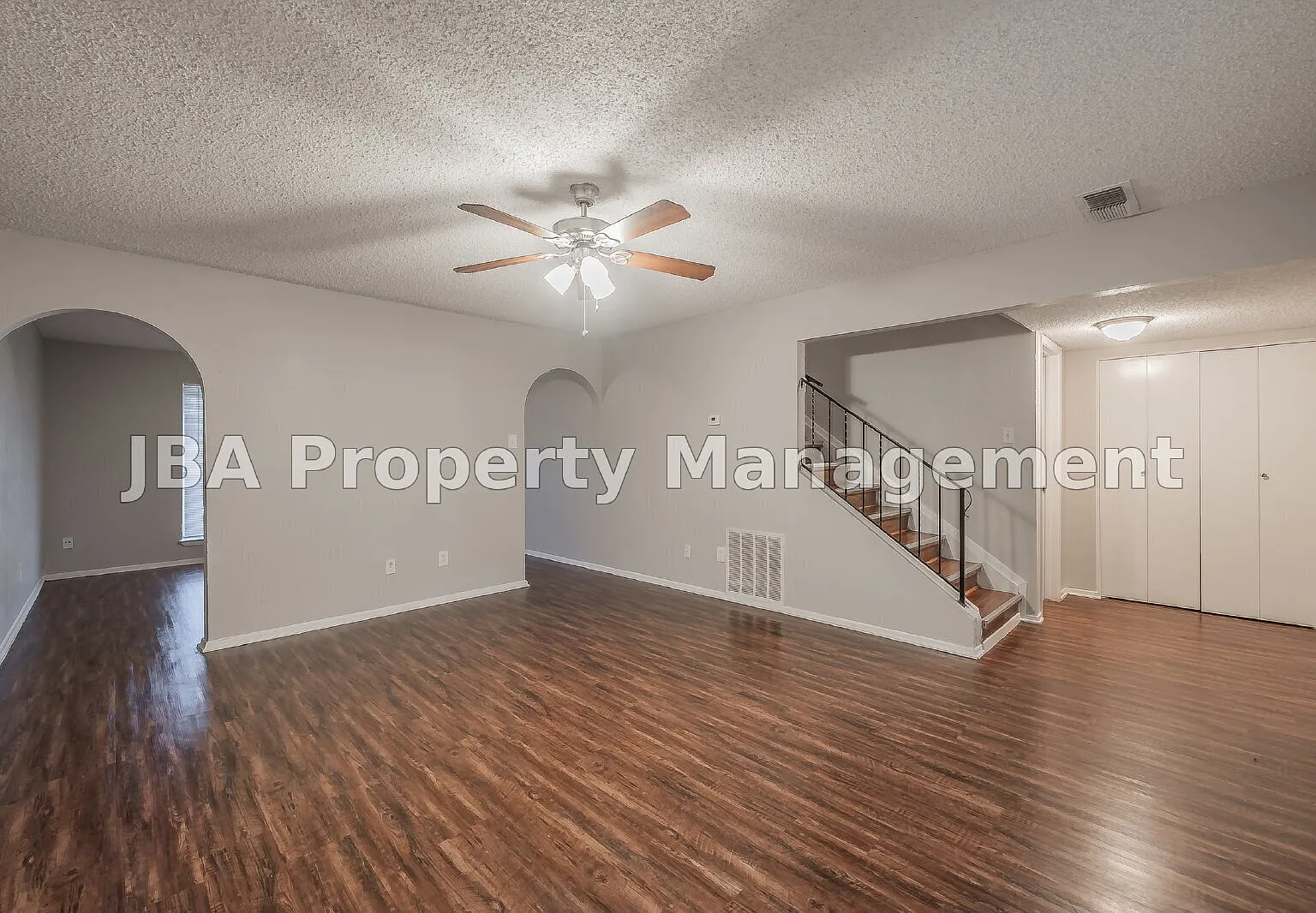 "Charming 3-Bedroom Haven with 2.5 Baths in Fort Worth Your Perfect Retreat Awaits!" — Photo 2