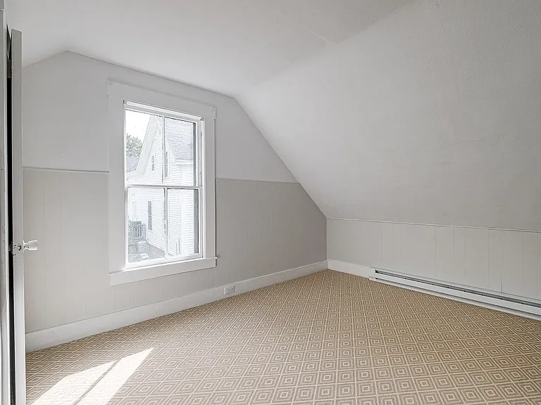 99 Oak St — Photo 18