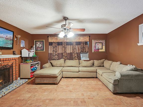 2nd image of 364 Burr St
