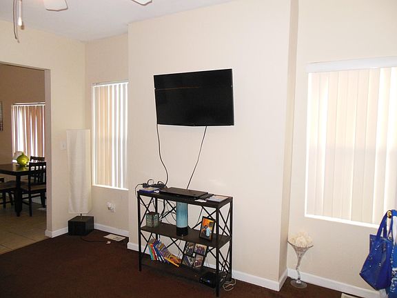 4th image of 709 S Poplar St APT 1