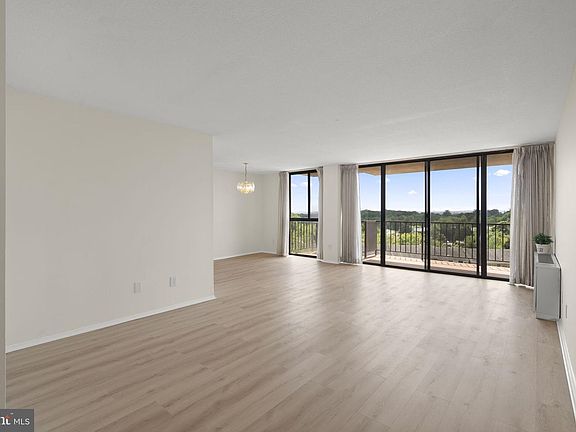 5th image of 6100 Westchester Park Dr APT 1117