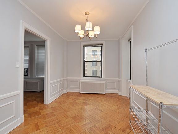 4th image of 2000 N Lincoln Park West Pkwy #705