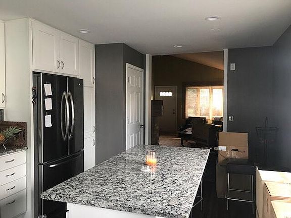 3rd image of 257 N Bonnie Brae Ave