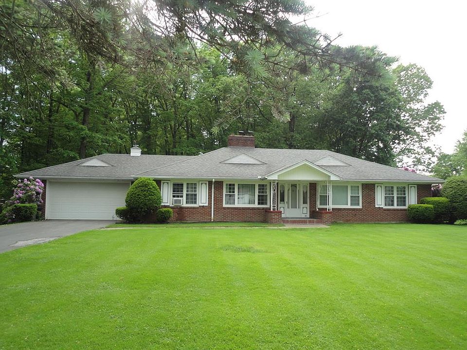 1st image of 204 Woodland Dr