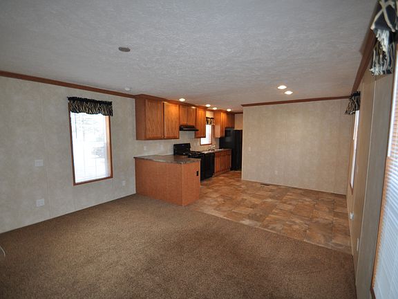 4th image of 35 Mockingbird Ln