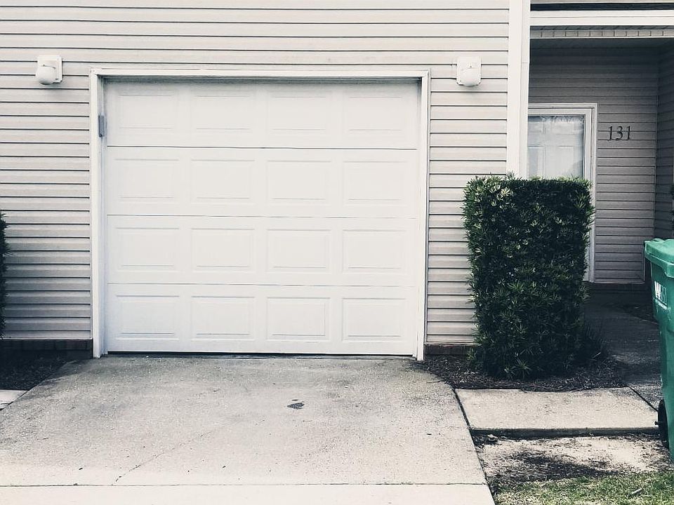 1st image of 131 Farrah Ave