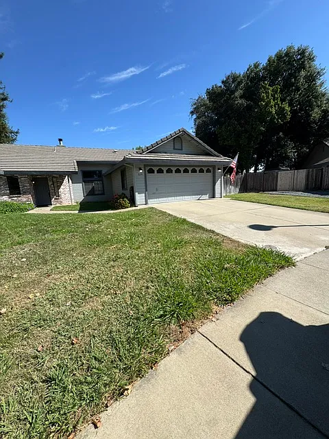 3 bed, 1269 sqft, $2,500 — Photo 3