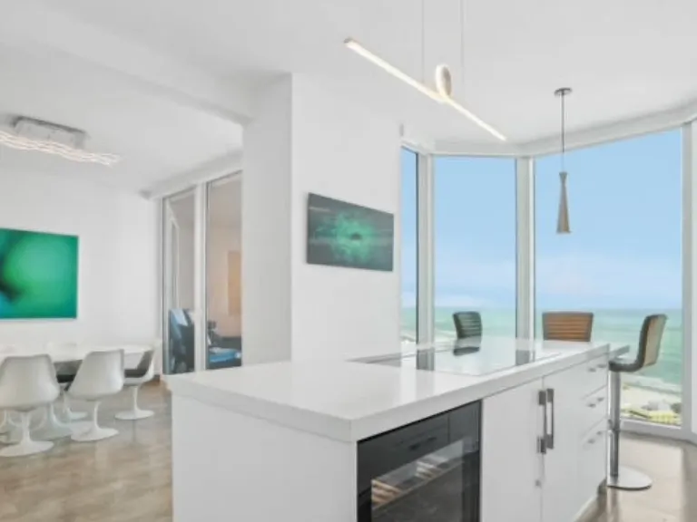 300 S Pointe Dr #3502 — Photo 4