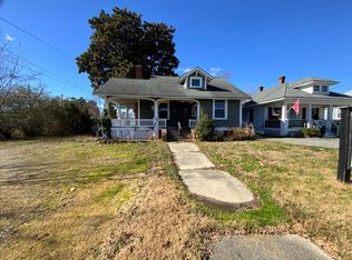 81 N Main St, Kilmarnock, VA 22482