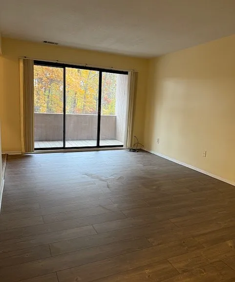 34 Shrewsbury Green Dr #I — Photo 8