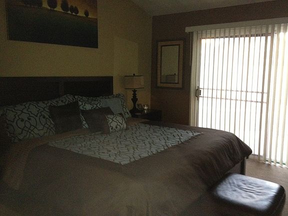 5th image of 2332 Bloomington Dr