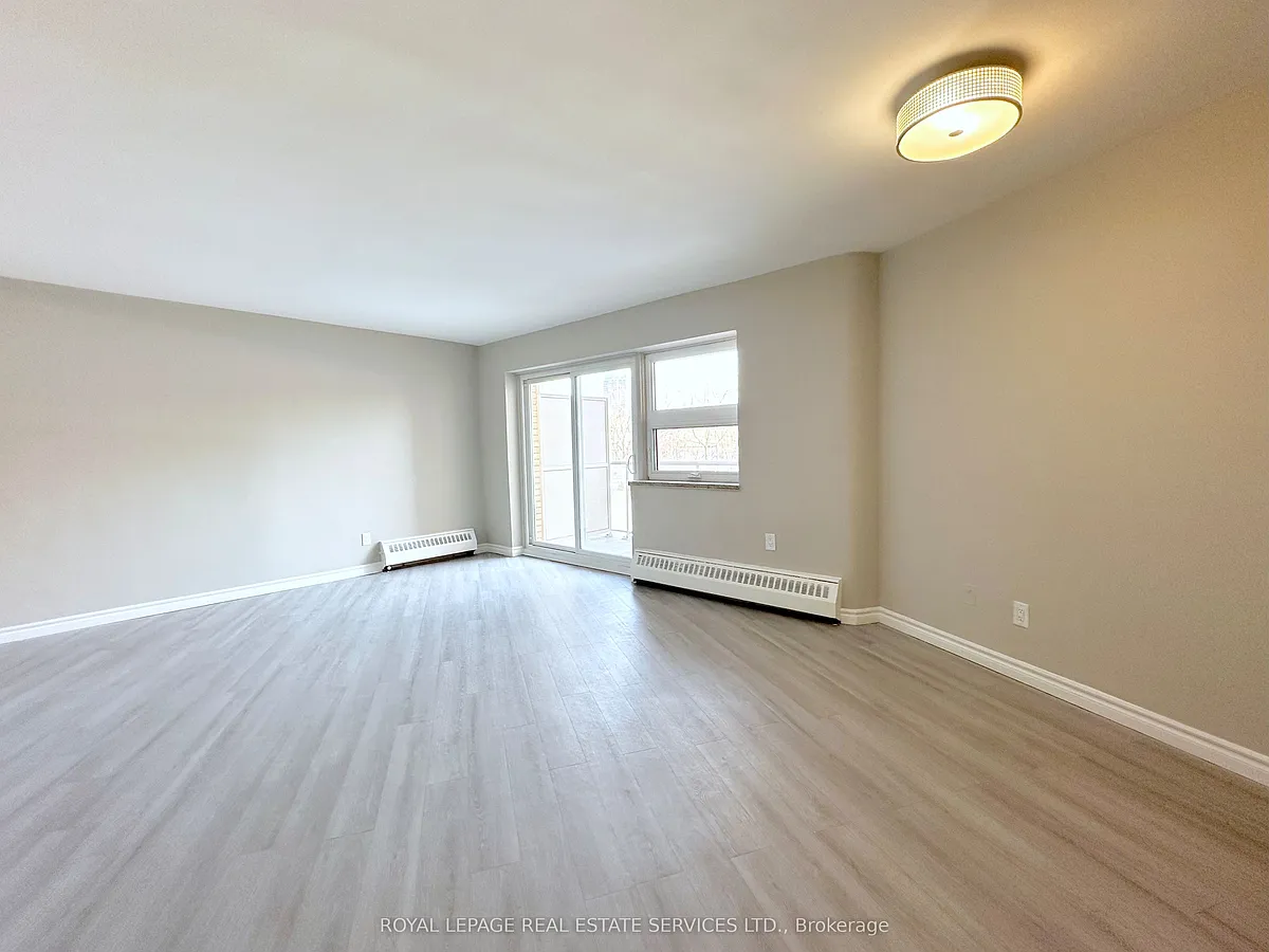 Building Photo - 32 Carluke Cres #201