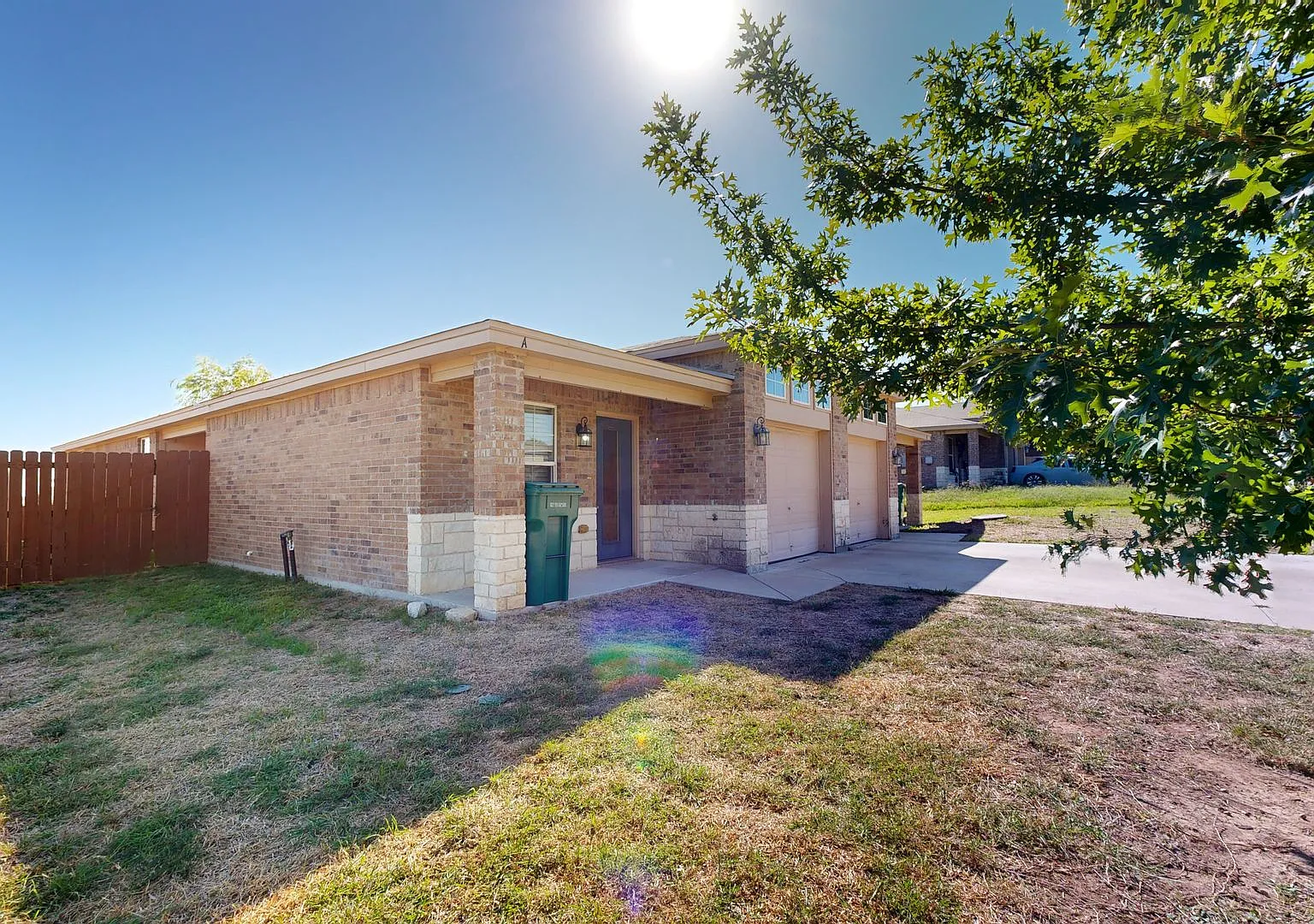 Corner Lot Duplex In Harker Heights — Photo 2
