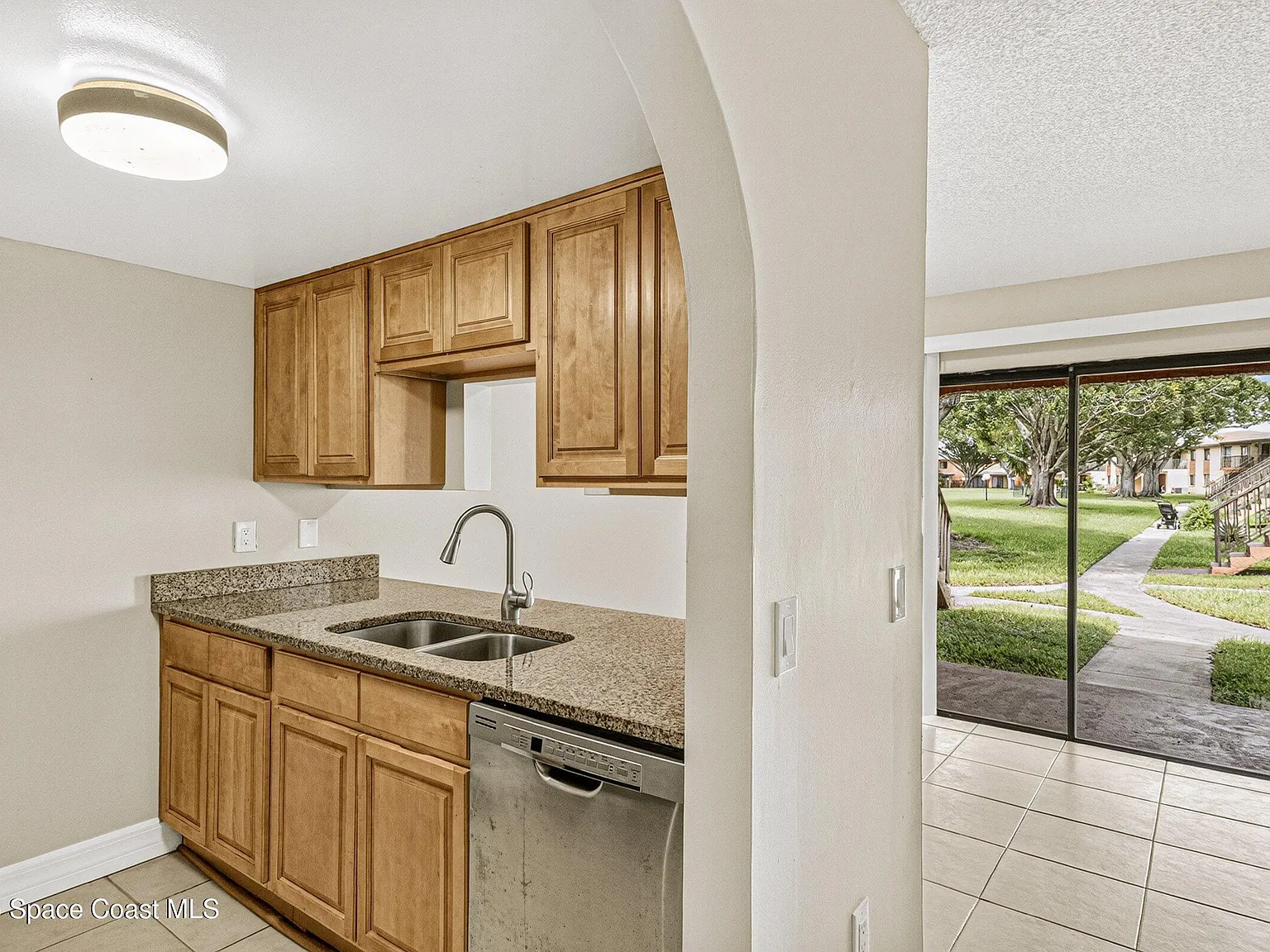 1 bed, 1.0 bath, 755 sqft, $1,350 — Photo 4