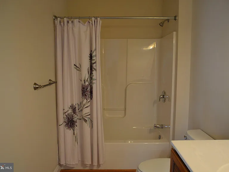 806 Wren Ln — Photo 15