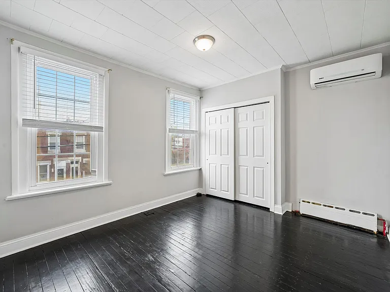 2510 E Somerset St — Photo 7