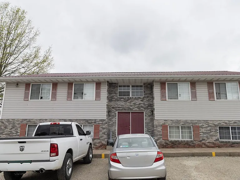 100-300 Marjorie Ct — Photo 3