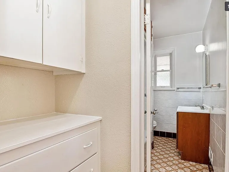 745 N Cherry St — Photo 14