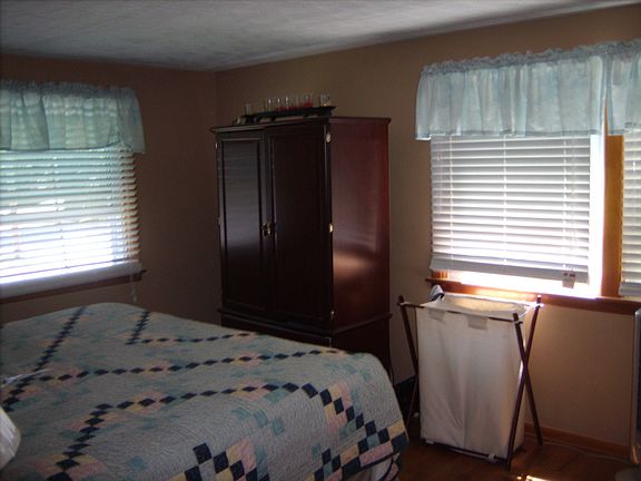 3rd image of 160 Wallace Ave