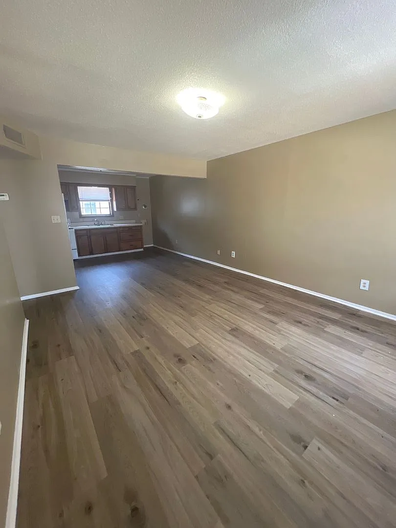 Sulphur- 1 Bedroom 1 Bath Apartment — Photo 3