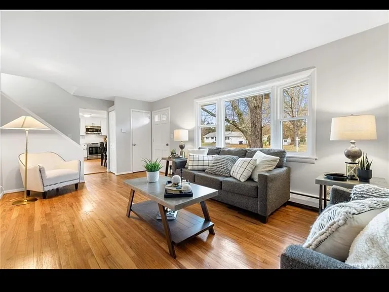20 Manor Ln — Photo 9