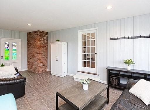 4th image of 29 Reservoir Ave