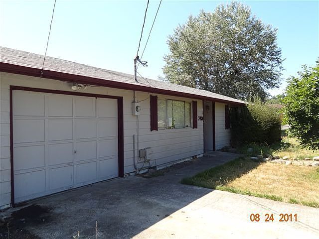 1st image of 749 5th Ave W