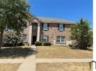 706 Locustberry Dr, Red Oak, TX 75154