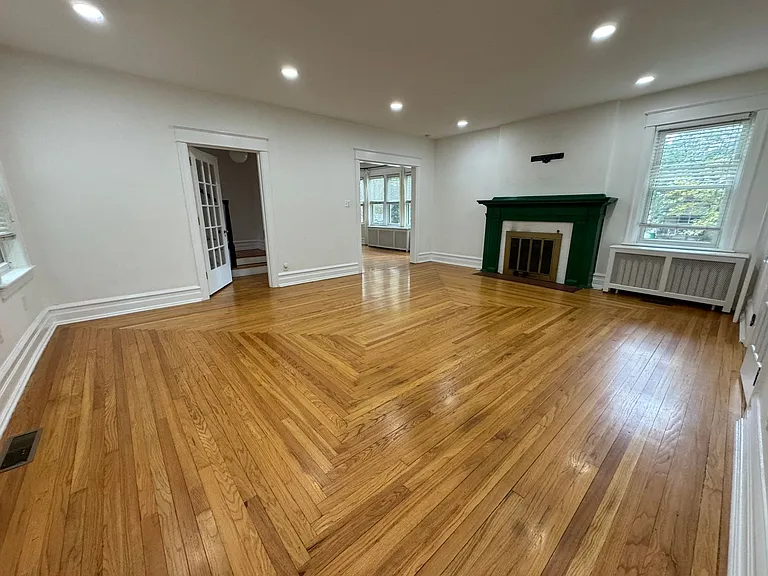 2201 W Gordon St — Photo 5