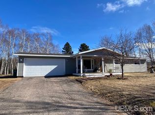 461 N Big Creek Rd, Marquette, MI 49855
