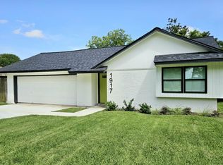 1917 Barger St, League City, TX 77573