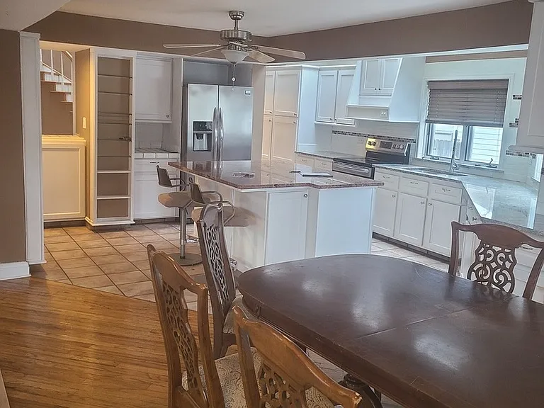 630 Whitney Ave — Photo 10