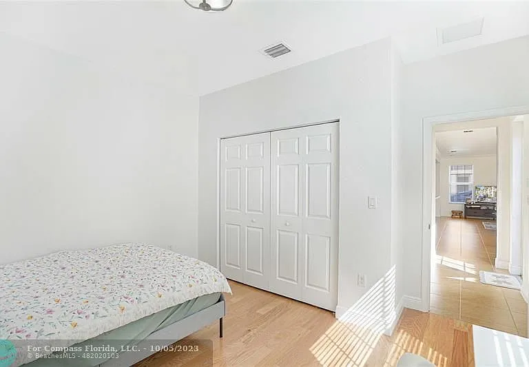 14720 SW 11th St — Photo 36