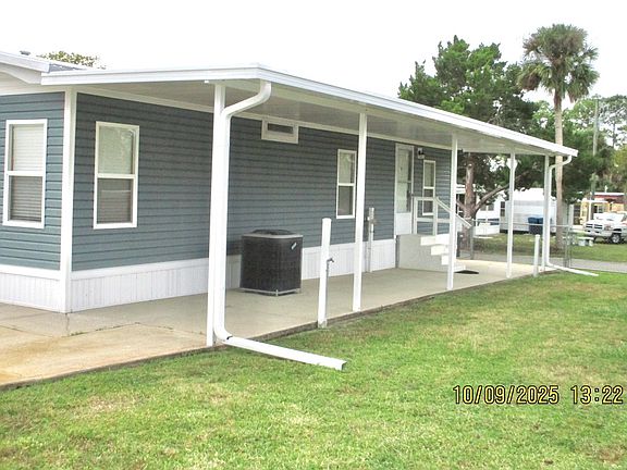 2nd image of 1925 Woodcrest Dr