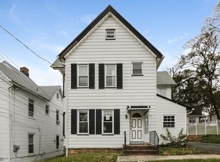 29 Park Ave, Dover, NJ 07801