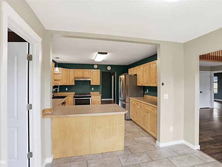 1421 N Landmark Dr — Photo 25